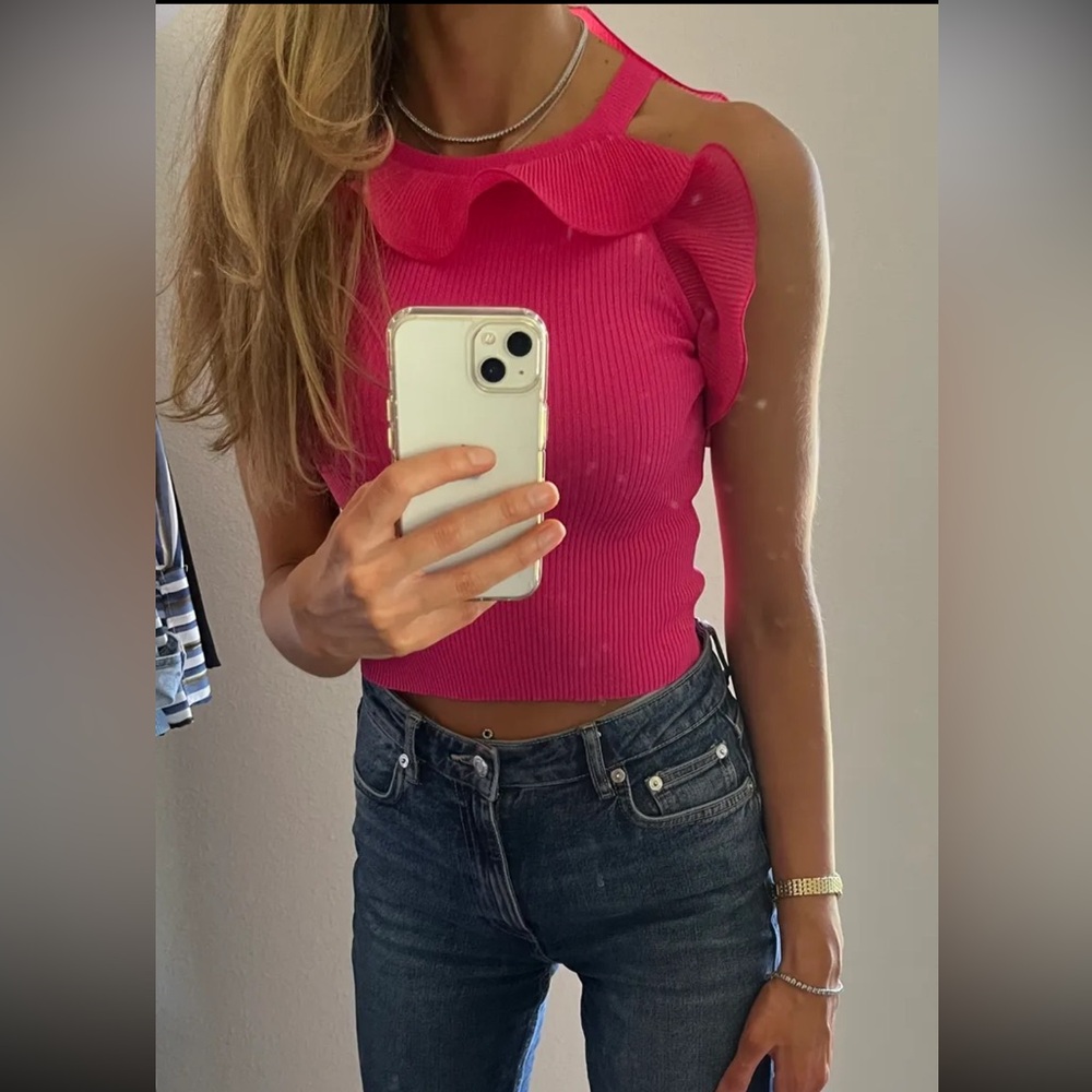 Zara Pink Ruffled top - Picture 2 of 6